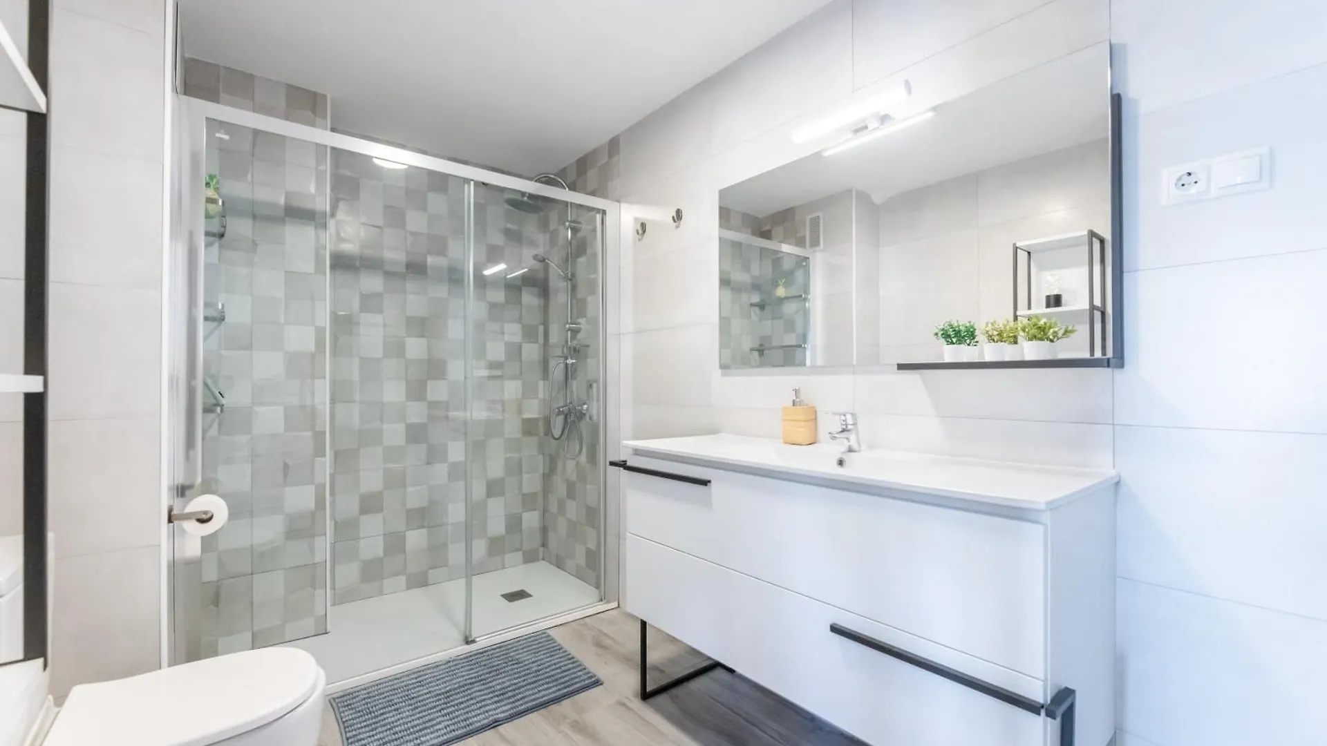 Appartement Vb Madeira 1Br By The Marina à Benalmádena